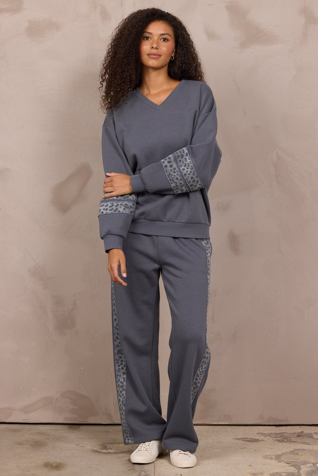 Fleece V-Neck w/ Leopard Trim