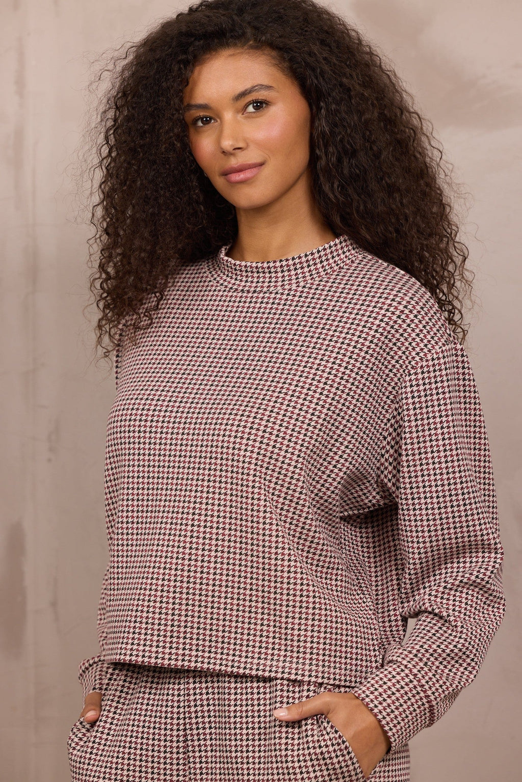 Houndstooth Printed Cloud Mock neck