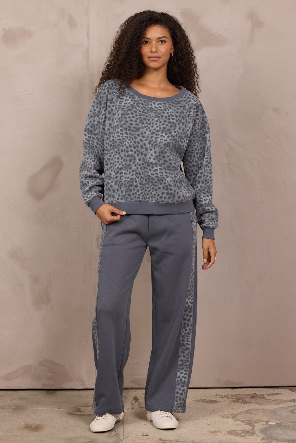 Printed Fleece 2-Piece Set in Washed Charcoal Leopard