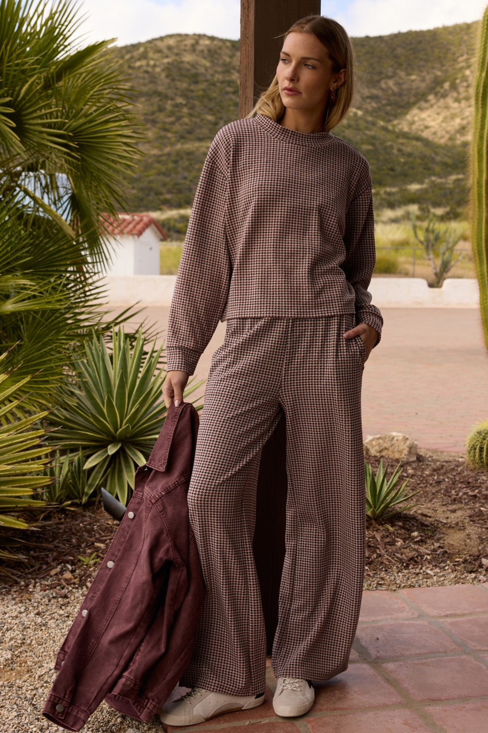 Houndstooth Printed Cloud Mock neck