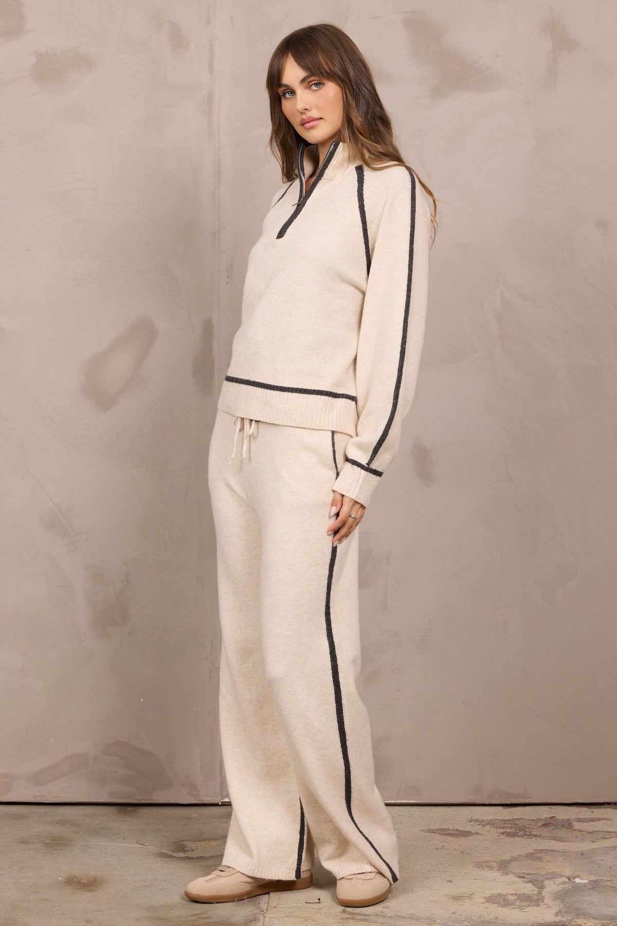 Knit Wide Leg Pant w/ Contrast