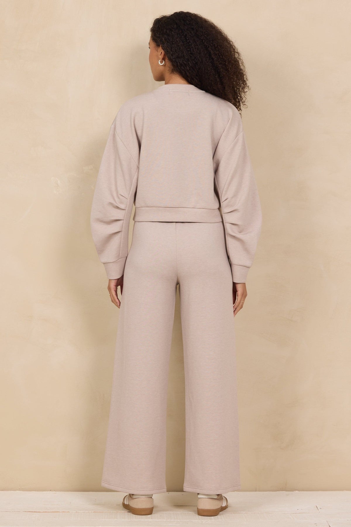 Cloud Fleece Crew w/ Sleeve Detail